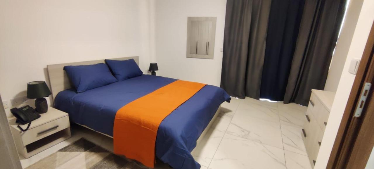 Blu-M Central Qormi 外观 照片