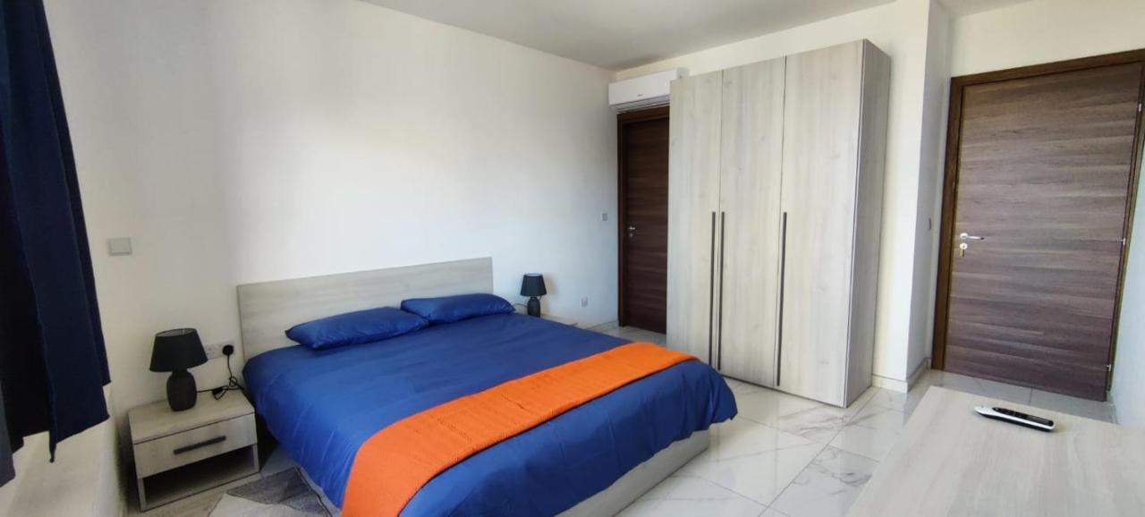 Blu-M Central Qormi 外观 照片