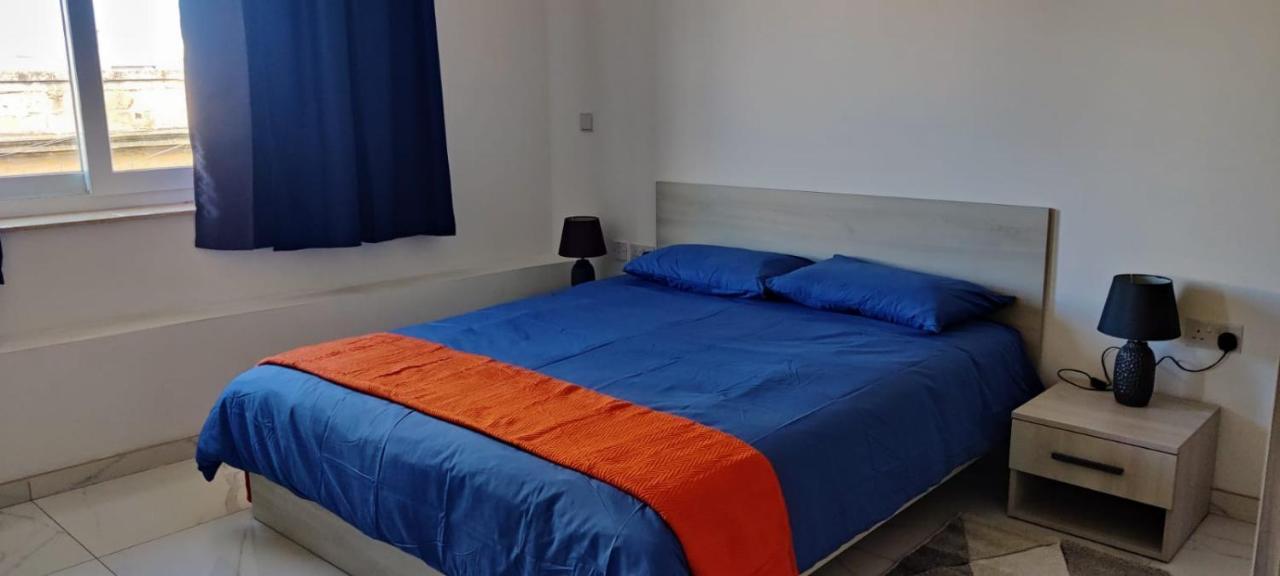 Blu-M Central Qormi 外观 照片
