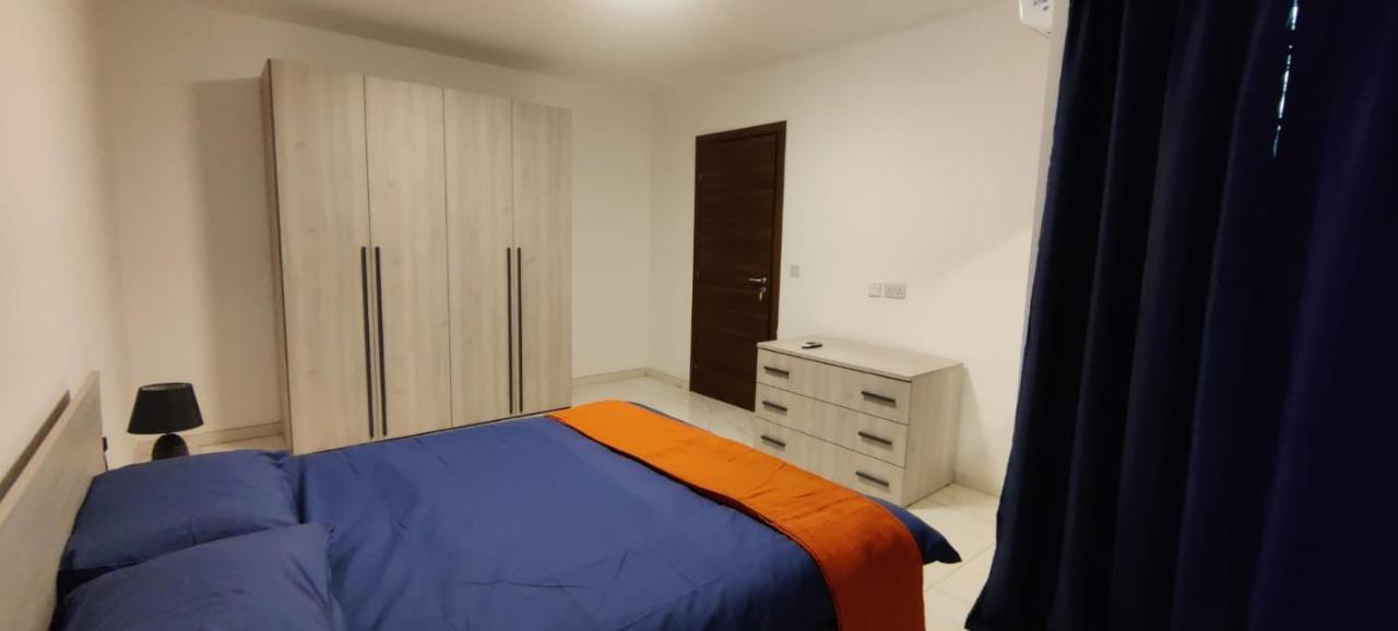 Blu-M Central Qormi 外观 照片
