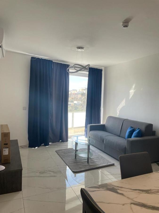 Blu-M Central Qormi 外观 照片