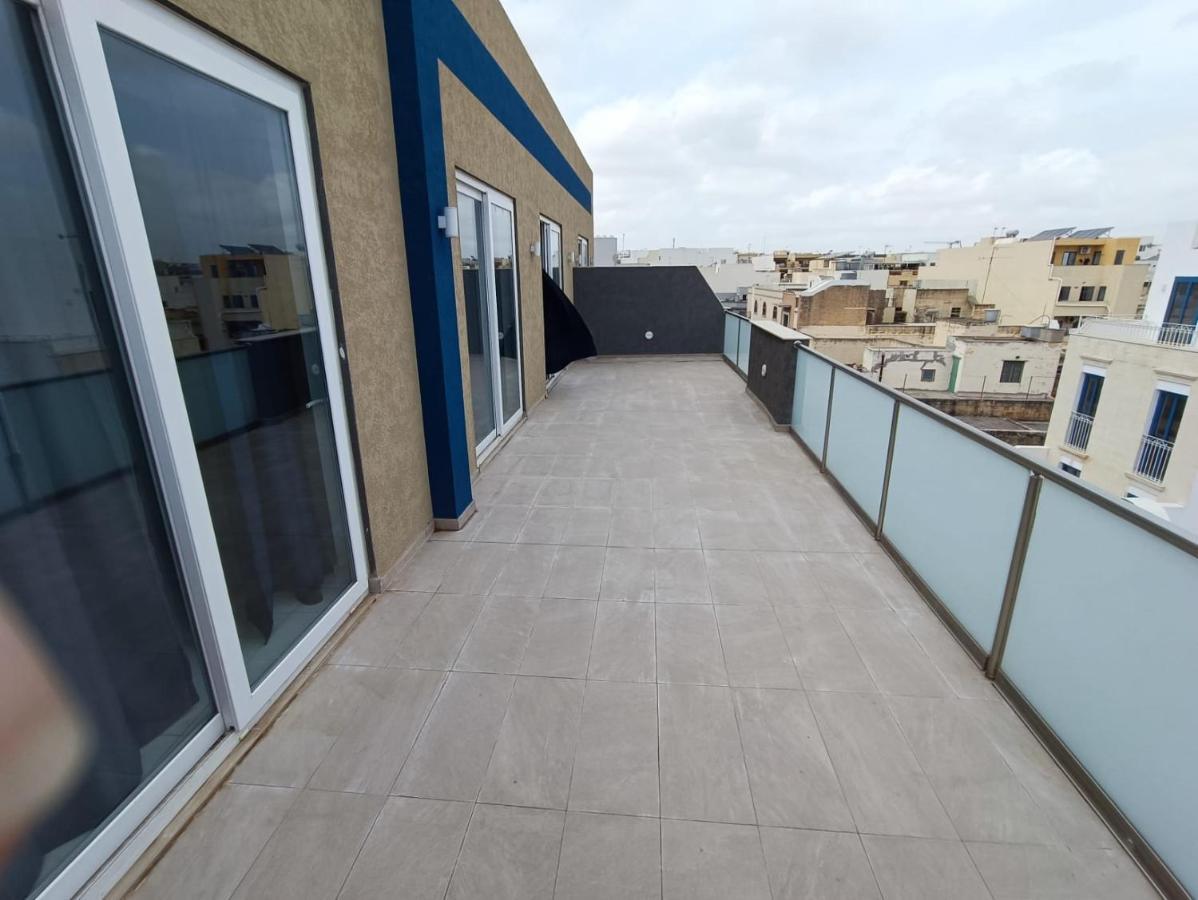 Blu-M Central Qormi 外观 照片