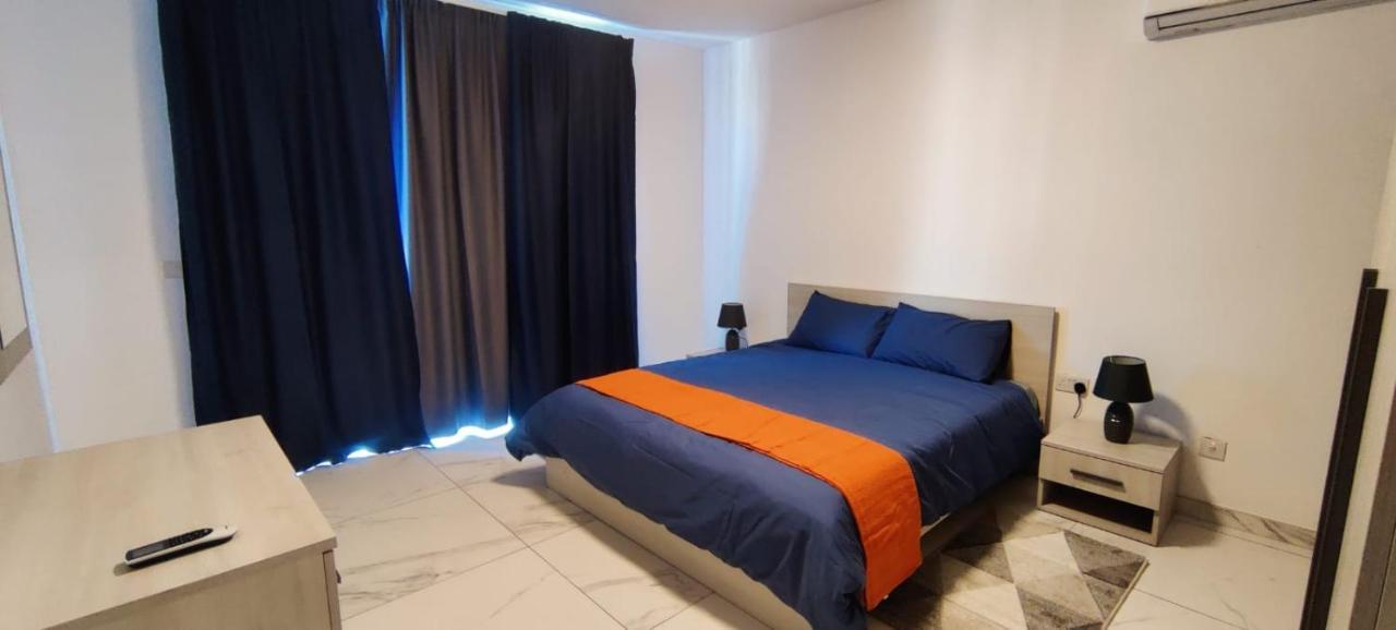 Blu-M Central Qormi 外观 照片