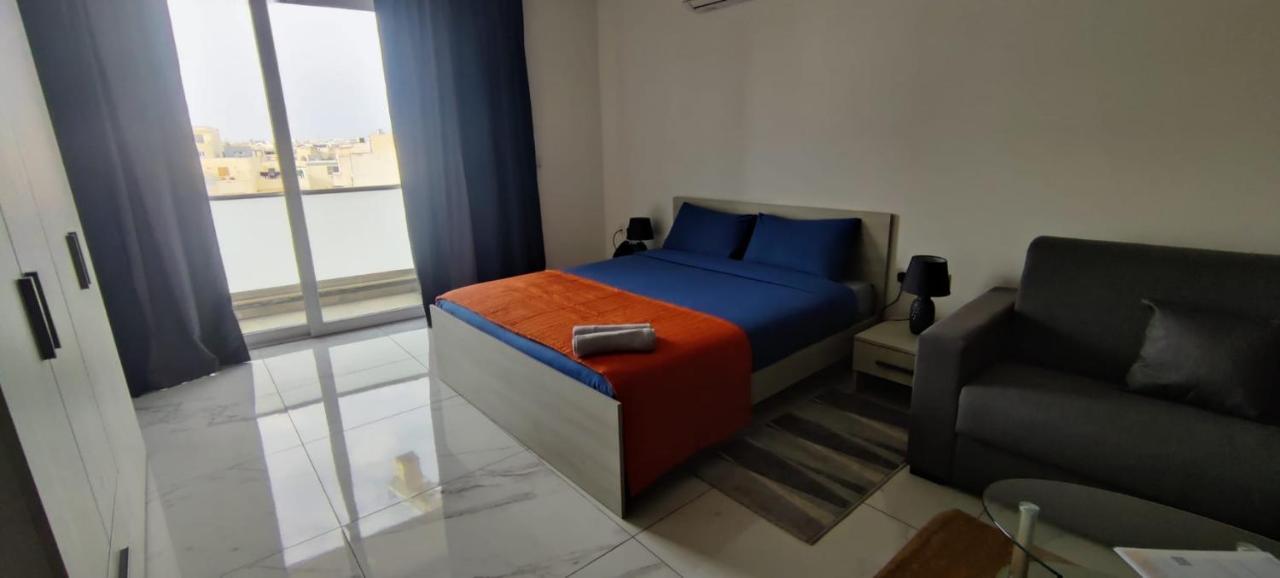 Blu-M Central Qormi 外观 照片