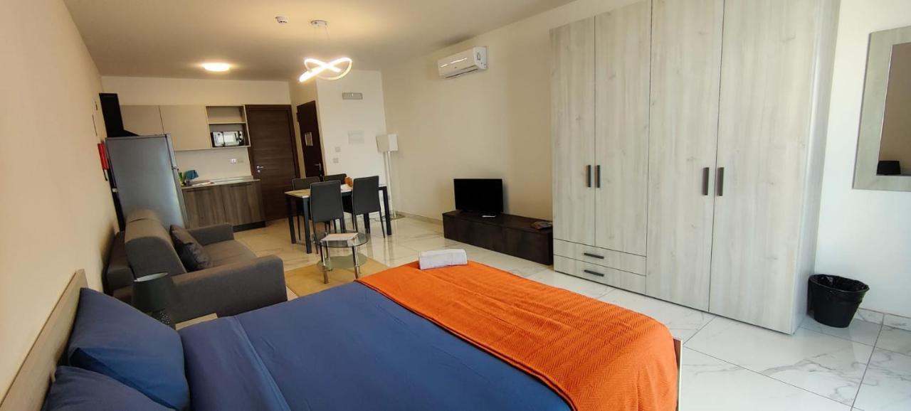Blu-M Central Qormi 外观 照片