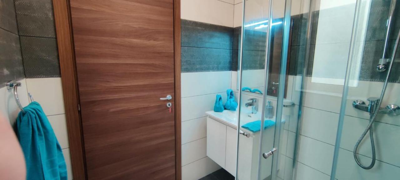Blu-M Central Qormi 外观 照片