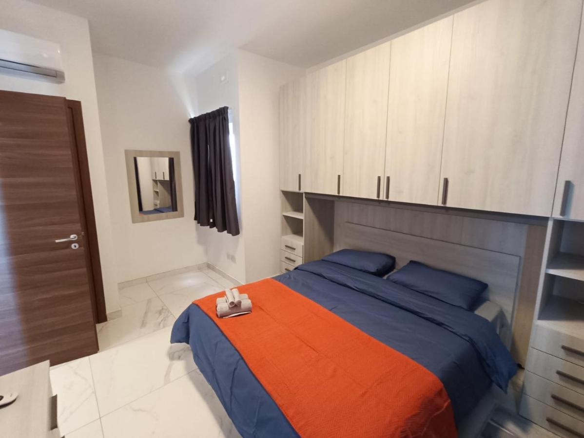 Blu-M Central Qormi 外观 照片