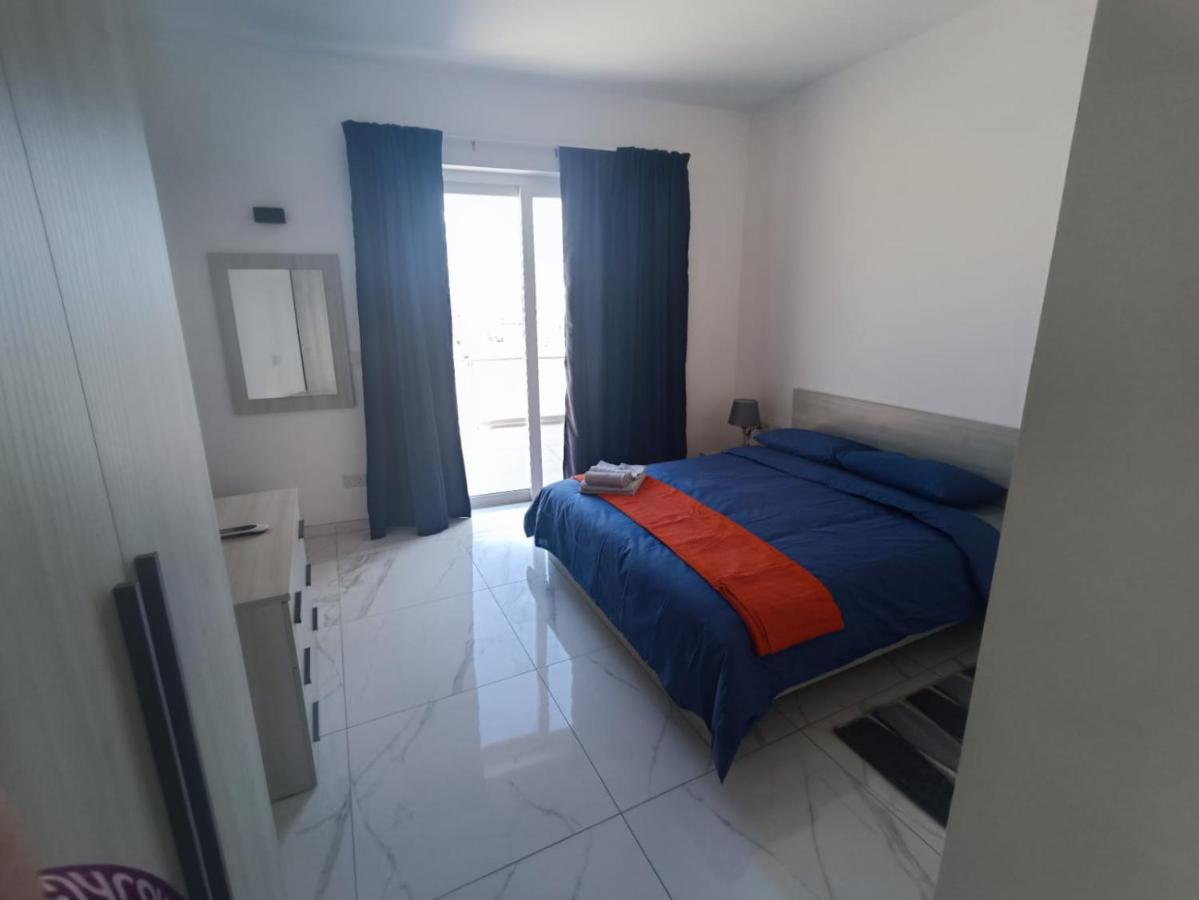 Blu-M Central Qormi 外观 照片